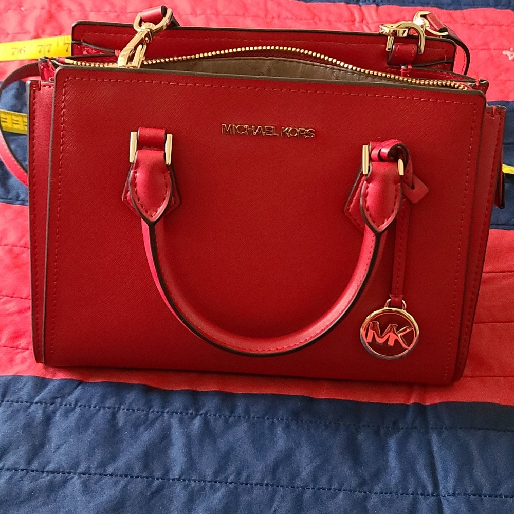 Gently used Michael Kors Crossbody  bag.